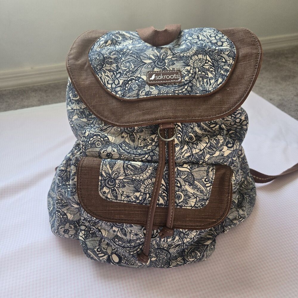 Sakroots Blue Floral Drawstring Backpack Magnetic Flap Silver Hardware Pockets
